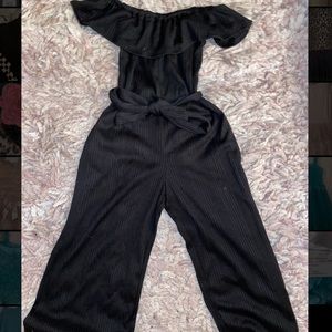 Girls off the shoulder Capri romper